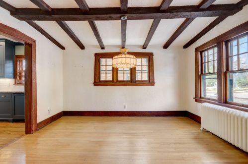 725 Lk Vw Ave, Milwaukee WI 53217-4857 exterior