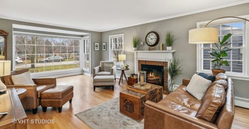 330 Hilkert Ct, Bull Valley IL 60014-5848 exterior