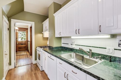 2145 Grace St, Chicago IL 60618-4901 exterior