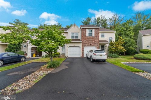 24 Revere Ct, Trenton NJ  08628-3610 exterior