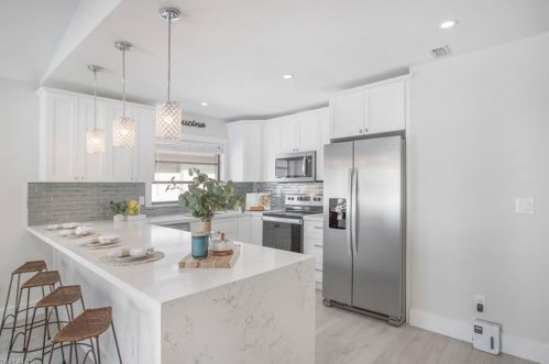 525 102 Ave, Naples FL 34108-3213 exterior