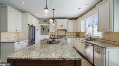 147 Spyglass Dr, Blue Bell PA 19422-3221 exterior