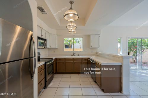 10251 12th Pl, Phoenix, AZ 85020-1641