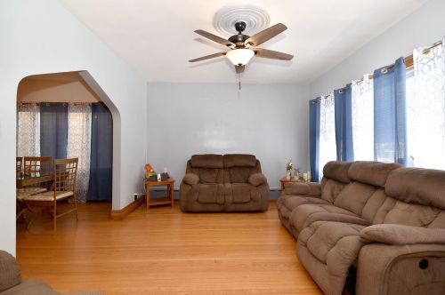 2921 Monitor Ave, Chicago, IL 60634-5246