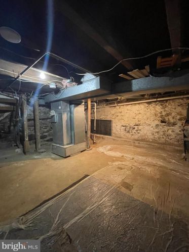 10 Upland Ave, Chester PA 19015-2445 exterior