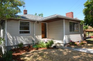 4549 12 Ave, Seattle WA  98155-7109 exterior