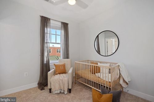 724 Diamond Ave, Alexandria VA 22301-1748 exterior