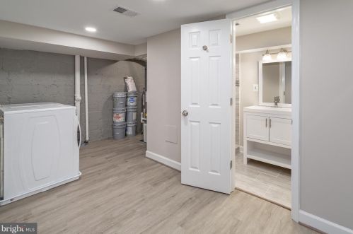 4607 Capitol St, Washington DC 20003-1622 exterior