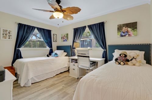 2910 Cates Cir, Fort Pierce FL  34952-5812 exterior