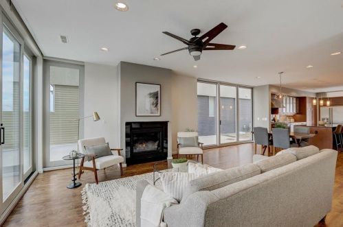 833 Reservoir Ave, Milwaukee WI 53212-3722 exterior