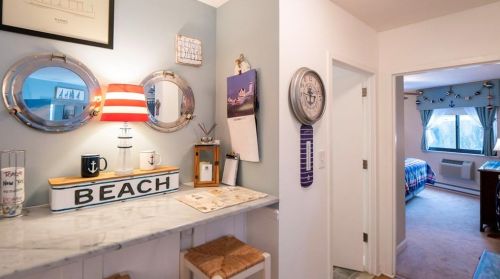 2 Capella, Middletown RI 02840-1590 exterior