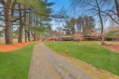 462 Bedford Rd, Armonk, NY 10504-2504