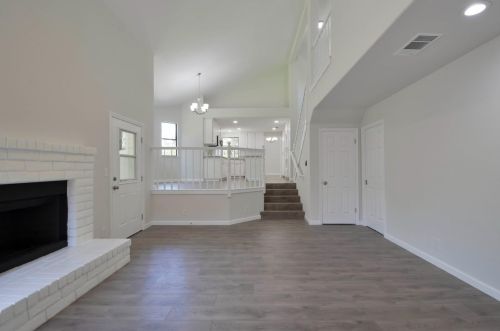 2103 Bristol Park Cir, Turlock CA  95382-2965 exterior