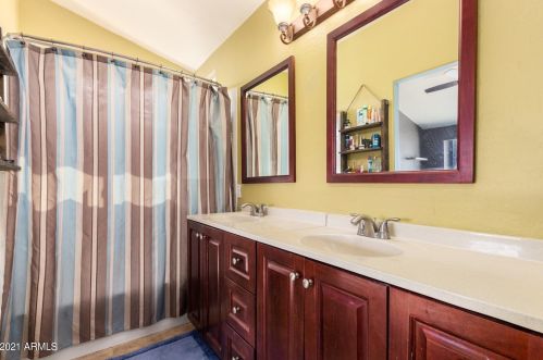 1441 Gail Dr, Chandler AZ 85226-7260 exterior