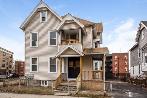 42 Richelieu St, Springfield, MA 01105-2119