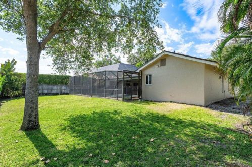 2632 41 St, Boca Raton FL 33434-2515 exterior