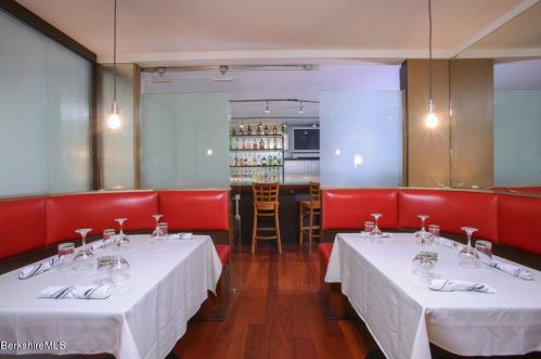 15 Franklin St, Lenox MA 01240-2304 exterior