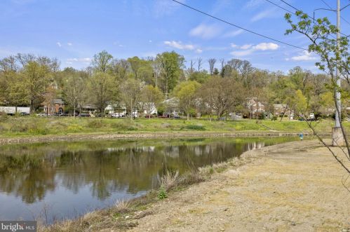 3923 Old Dominion Blvd, Alexandria VA 22305-1559 exterior