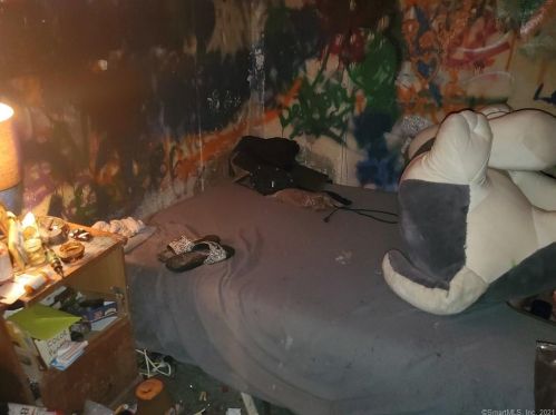 9 Joel Dr, Ellington CT 06029-2612 exterior