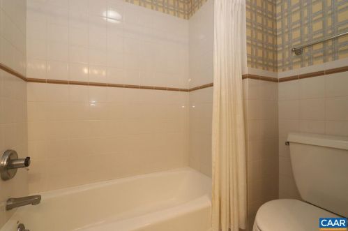 3293 Sandown Park Rd, Keswick VA 22947-2733 exterior