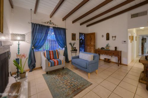 5763 19th St, Tucson, AZ 85711-5124