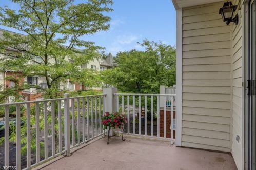 6 Cottage Ct, Berkeley Heights, NJ 07922-1531