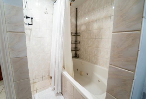 6042 Kildare Ave, Chicago IL 60629-4903 exterior