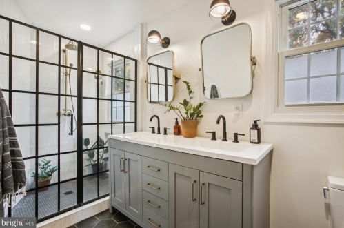 3015 Nash Pl, Washington DC  20020-3640 exterior