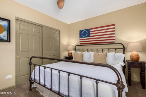 11039 11th St, Phoenix AZ  85020-5852 exterior