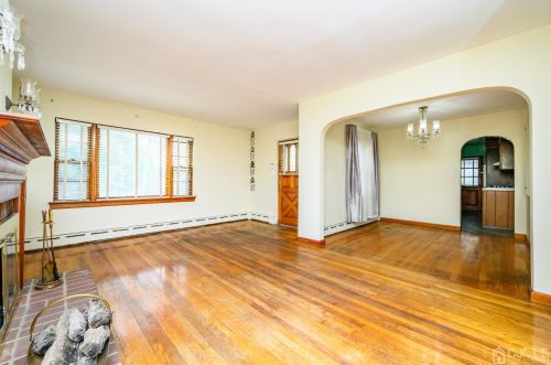 32 New Brunswick Ave, Perth Amboy NJ 08861-2239 exterior