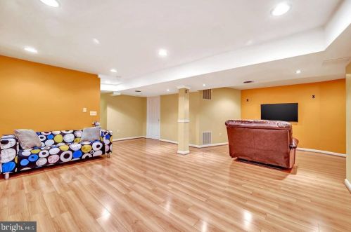 6 Caleb Ln, Princeton NJ 08540-6138 exterior