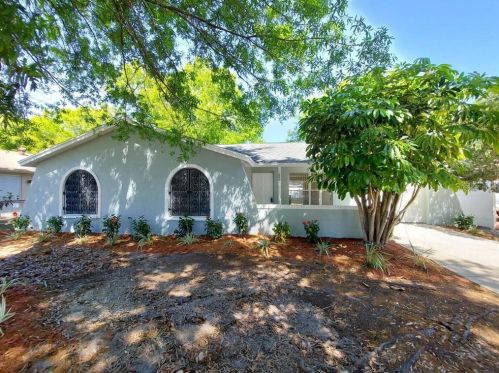 8864 Oak Cir, Tampa, FL 33615-1443