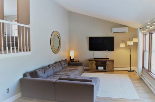 500 Riverside Dr, Bull Valley, IL 60014-5656