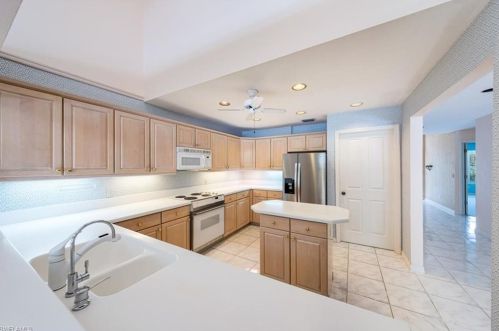 148 Cypress Vw Dr, Naples FL 34113-8084 exterior