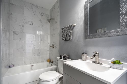 2524 Becher St, Milwaukee WI  53215-2521 exterior