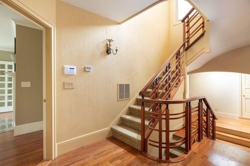 170 Blackstone Blvd, Providence RI 02906-5802 exterior