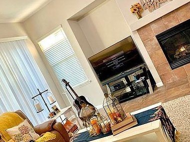 992 La Paloma St, Turlock CA 95382-0484 exterior