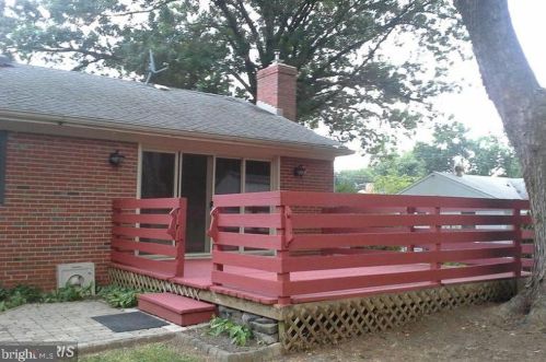 301 Valley View Ave, Leesburg VA  20175-3528 exterior