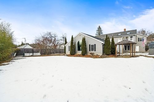 7 Azalea Ln, Peabody MA 01960-4602 exterior