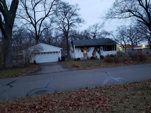 936 Hackley Ave, Meskegon, MI 49444-1239