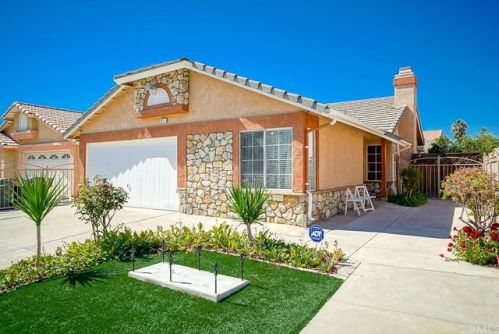 1894 Sierra Espadan Rd, Perris, CA 92571-3428