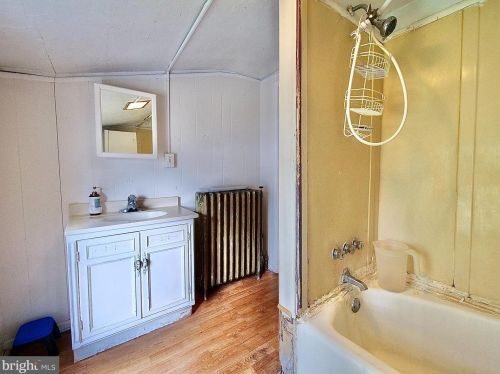 54 Upland Ave, Chester PA 19015-2427 exterior