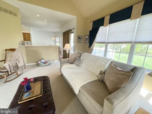 1706 Lafayette Dr, Jamison PA 18929-1643 exterior