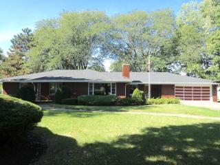 701 Larkin Ave, Joliet, IL 60436-2451