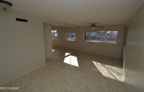 372 Corona Rd, Tucson AZ 85746-8809 exterior