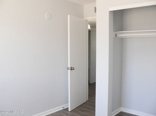 6462 Calle Luna, Tucson AZ  85710-5626 exterior