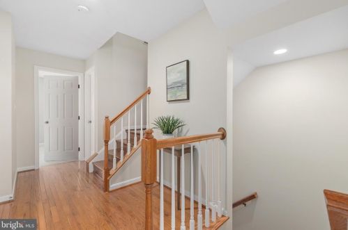 5124 Knapp Pl, Alexandria VA 22304-8637 exterior