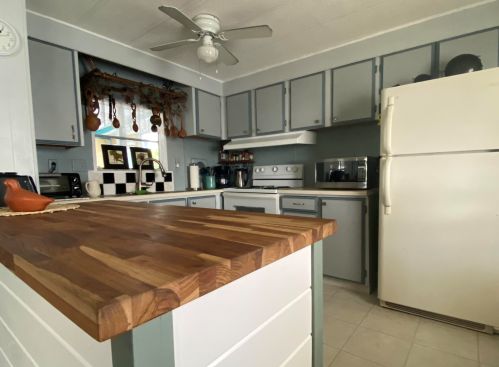 8971 Lawrence Rd, Boynton Beach FL 33436-2004 exterior