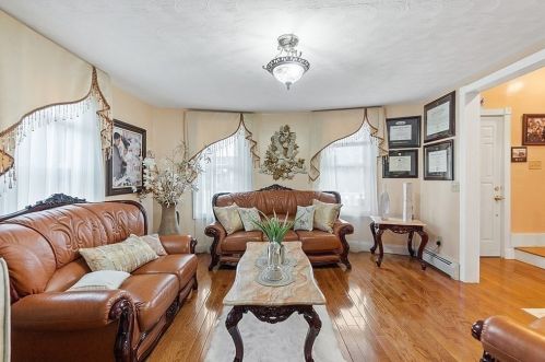 48 Trowbridge Circuit, Worcester MA 01603-2223 exterior