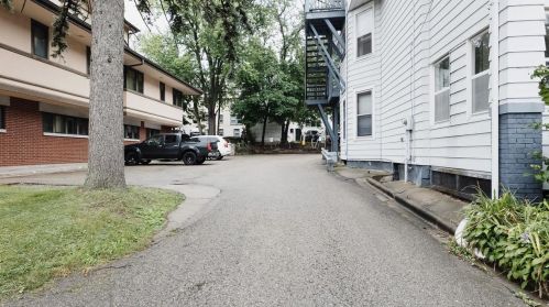 1915 University Ave, Madison WI 53726-3918 exterior